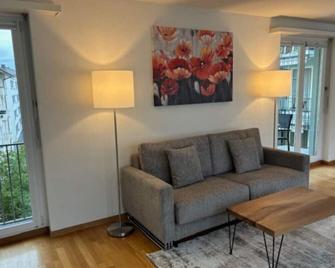 Executive 1 bedroom in the center - D11 - Zúrich - Sala de estar