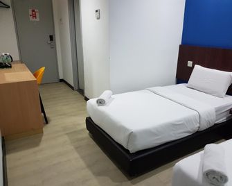 Sun Inns Hotel @ Koi - Puchong - Schlafzimmer