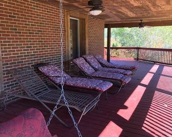 Lakeside 2 bedroom suite in Nature Retreat LL23 - Franklin - Balcony