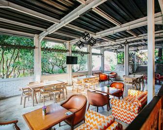 Bukit Alamanda Resort - Garut - Restaurante