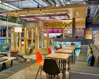 Aloft Austin Northwest - Austin - Front desk