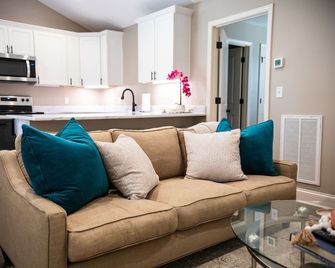 The Dodge, Cozy 1BR King by Velvet Ditch Villas - Oxford - Wohnzimmer