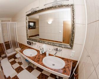 Hotel Sachticka - Banska Bystrica - Badkamer