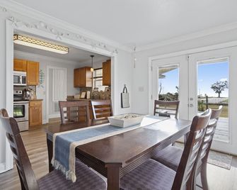 Finley House With Beautiful Gulf View - Gulfport - Dining room