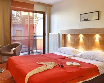 Airy Wenang Sugiono 21 Manado - Manado