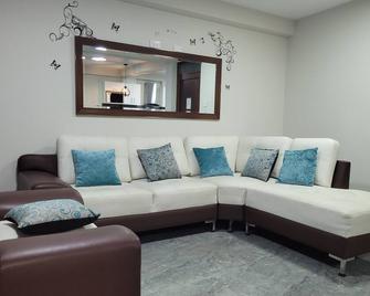 Departamentos Appart d'Eliette - Trujillo - Living room