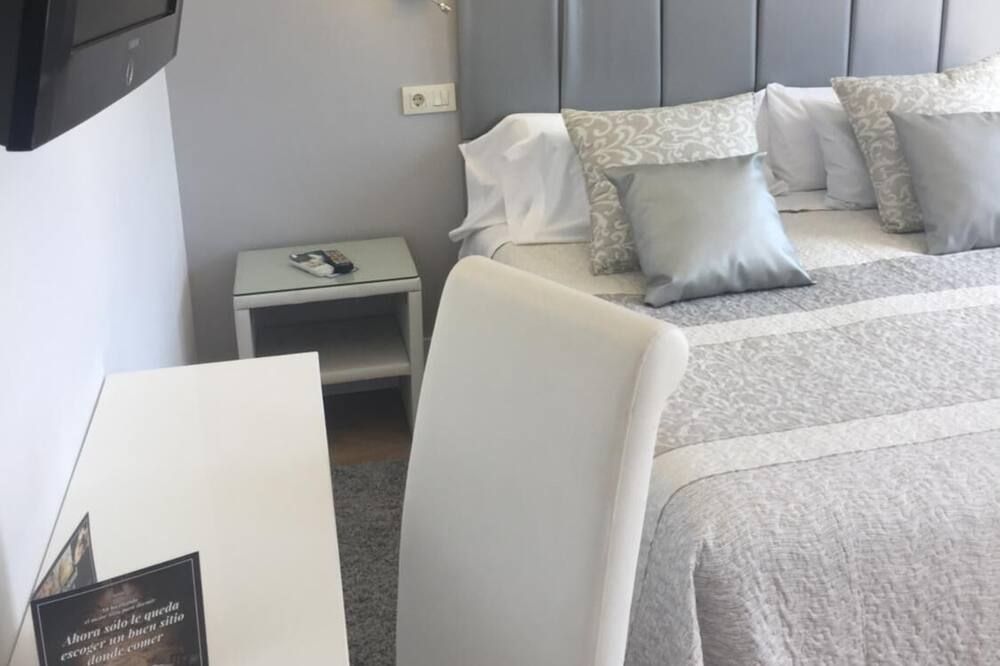 Hotel Leonor de Aquitania - קואנקה - חדר שינה