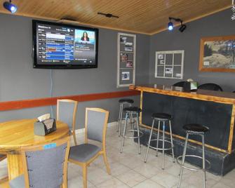 Alcan Motor Inn - Haines Junction - Бар