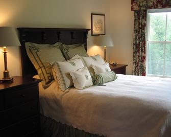 Beauty, Comfort & Quality: 4 Bedroom Home- Available for Middlebury Graduation! - Ripton - Habitación