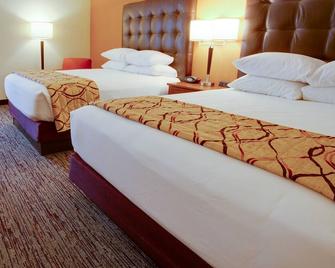 Drury Inn & Suites Terre Haute - Terre Haute - Bedroom