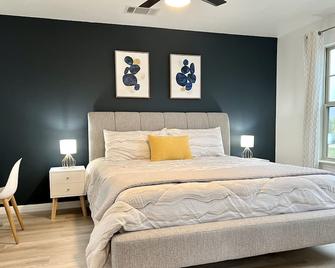 Graceful Casita - Hornsby Bend - Bedroom