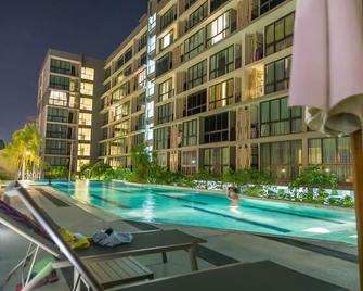 Connext Residence Phuket - Phuket City - Pool