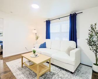 Chic 1br Near University - Maryville - Huiskamer