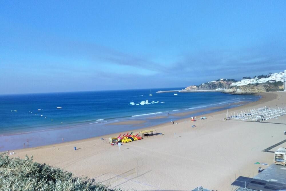 Albufeira Beach Hotel by Kavia