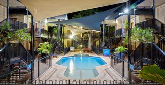 藍色海洋度假酒店 - 凱布爾海灘 - 布魯姆 - 游泳池