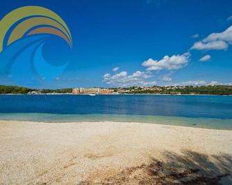 Apartments Drago 2039 - Banjole - Beach