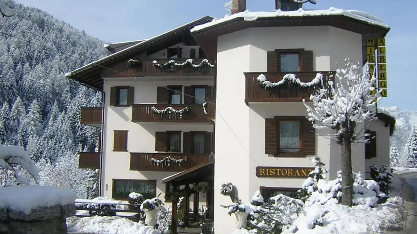Albergo Miravalle-Tre Cime Views