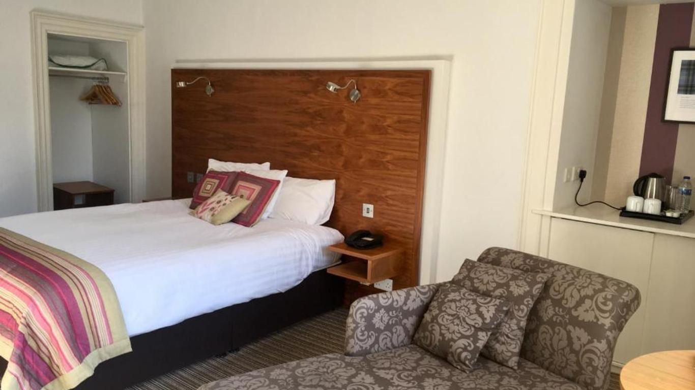 County Hotel