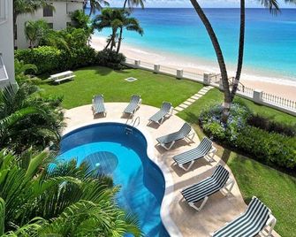 Amazing Beachfront Condo With Pool On Tranquil Worthing Beach - Leith Court #12 - Worthing - Pool