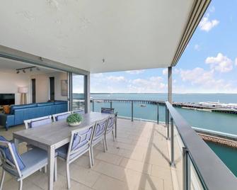 Majestic Waterfront Lagoon with Harbour Views & Cafes - Darwin - Balcony