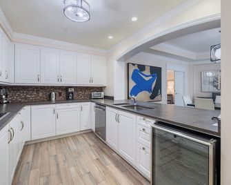 Renovated Private Residence located at The Ritz-Carlton - West Bay - Kitchen