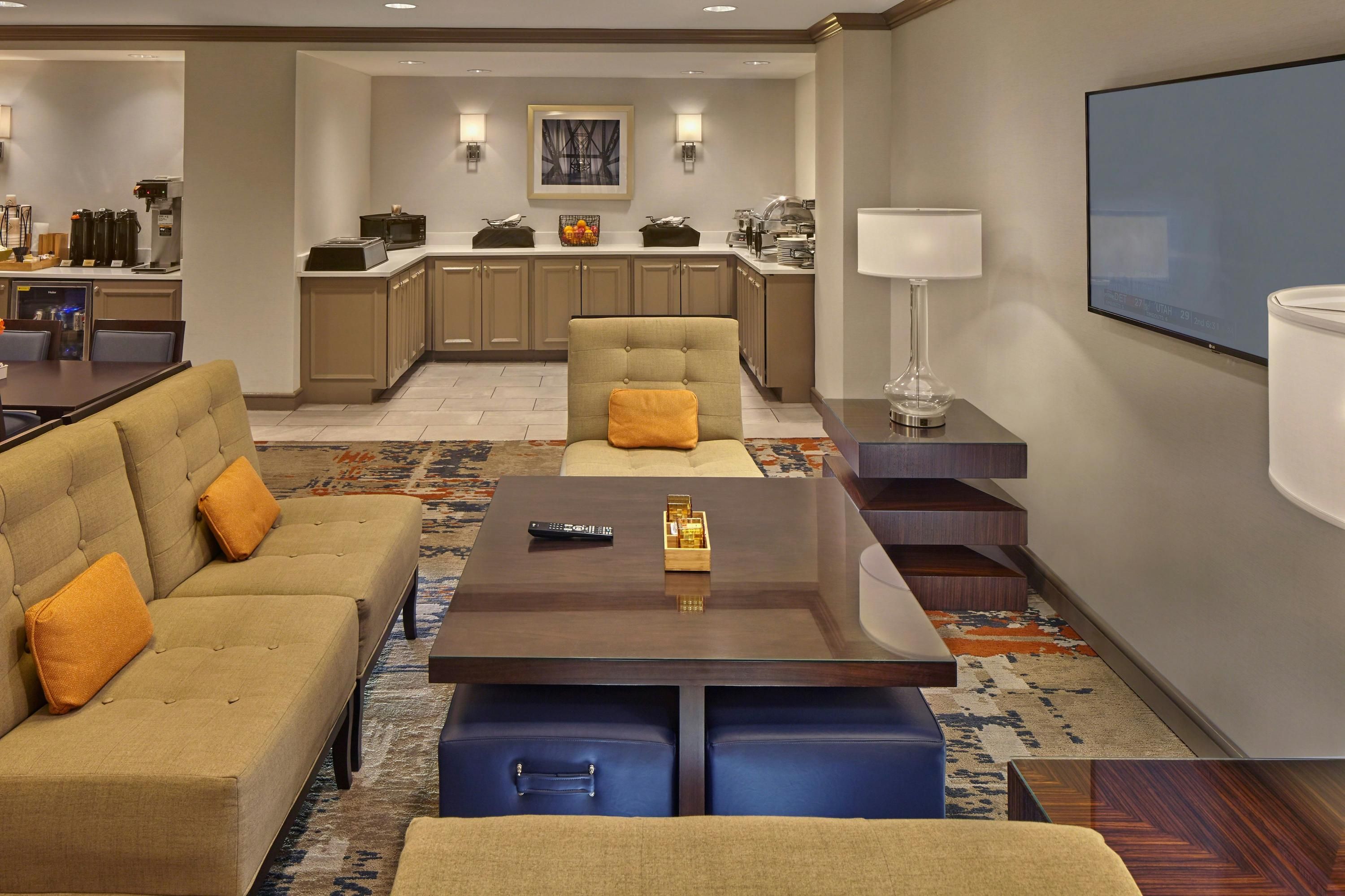DoubleTree by Hilton Little Rock - ליטל רוק - סלון
