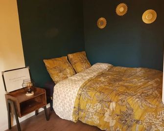 Studio privatif sur Orthez - Orthez - Camera da letto