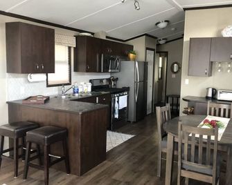 Newly Build Cottage, Home Away From Home - Port Colborne - Kitchen