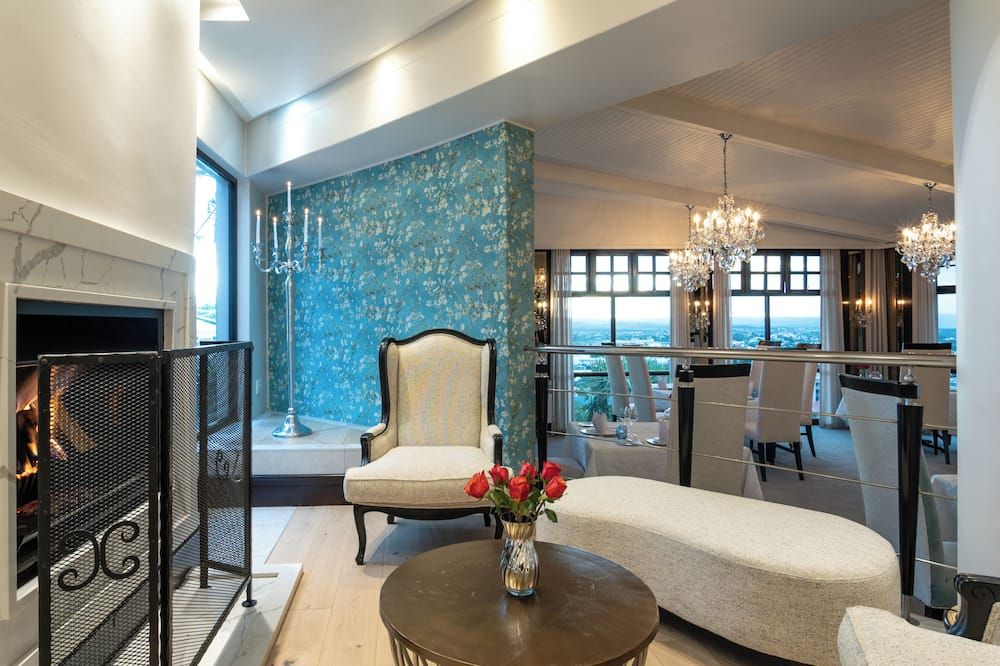 Heinitzburg Boutique Hotel - ווינדהוק - סלון