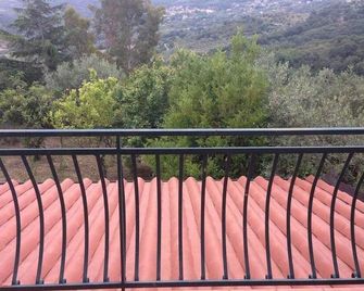 Bed & Breakfast Villa Flora - Agropoli - Balkon