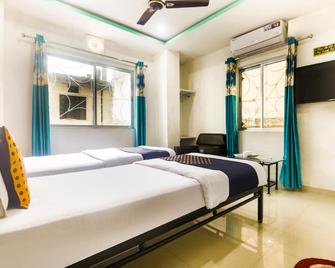 Spot On 67173 Maa Laxmi Hotel - Tinsukia - Bedroom
