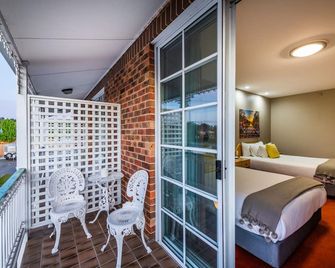 Golden Age Motor Inn - Queanbeyan - Balcón