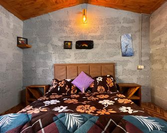 Kasol Jungle Retreat - Kasol - Bedroom
