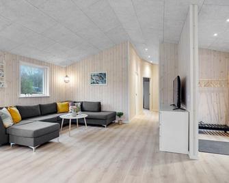 Amazing Home In Farsø With Wifi - Farsø - Sala de estar
