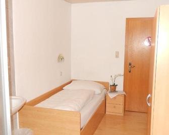 Hotel Garni Wilder Mann - Linz - Habitación