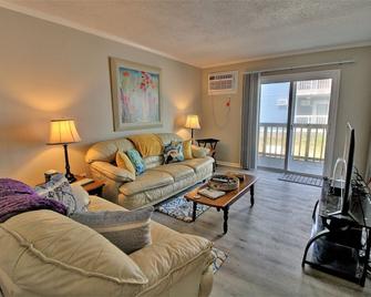 Topsail Reef 181 - Bldg 8 - North Topsail Beach - Living room