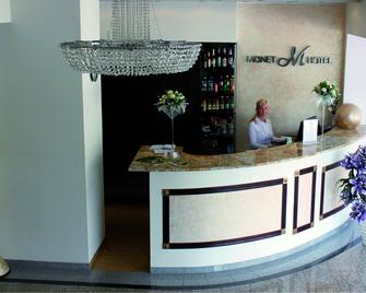 Hotel Monet & Rubbens - Łysomice - Front desk