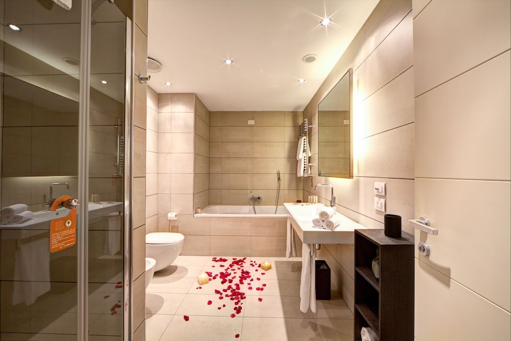 Milan Suite Hotel - Milan - Bathroom