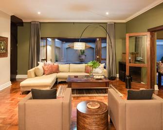 مانور 38 - بورت إليزابيث - غرفة معيشة