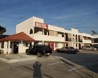 Eunice Plaza Motel - El Monte - Edificio