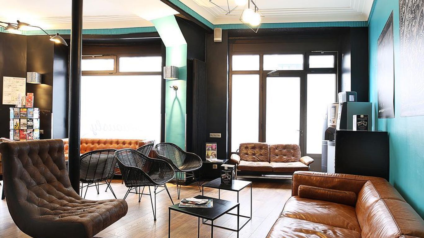 Arty Paris Porte de Versailles by Hiphophostels