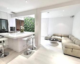 Coastal Suite 02 - Singapore