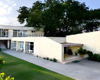 Bulbul Tourist Complex, Jind - Jīnd - Building