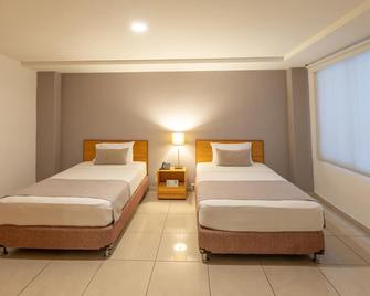 Basic Hotel Centenario by Hoteles MS - Cali - Bedroom