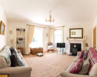Whitehaven - North Berwick - Living room