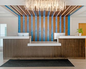 The J Hotel Dunedin near Honeymoon Island State Park, an Ascend Collection Hotel - Dunedin - Lobby