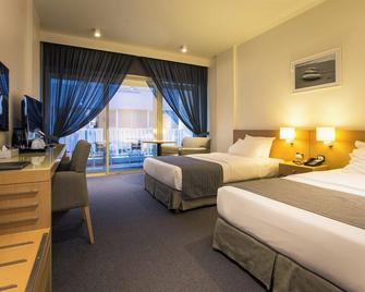 Hotel Cavalier - Beirut - Bedroom