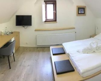 Hotel 100 - Pardubice