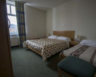 Hotel Tabor - Sežana - Schlafzimmer