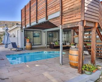 Hermanus Cliff Path Lodge - Hermanus
